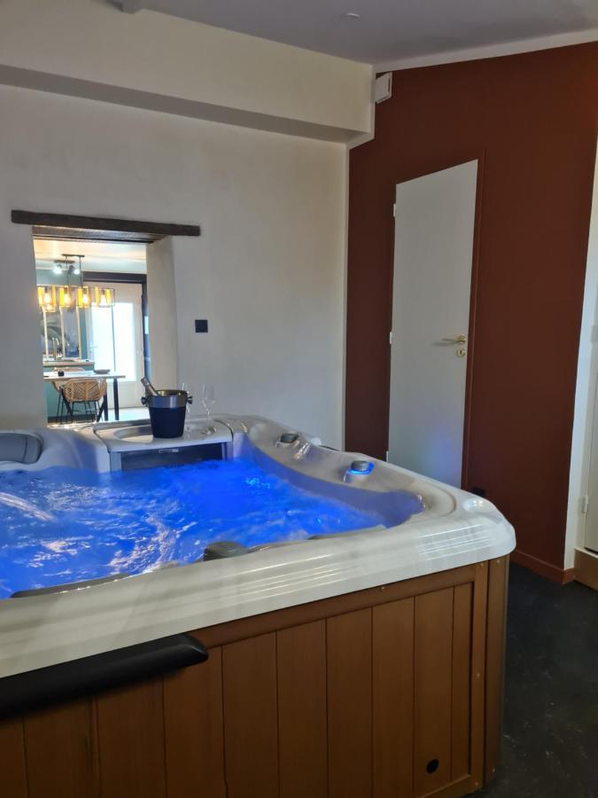 Maison Eliste - Love Gite Chic Avec Jacuzzi Interieur 拉加西利 外观 照片
